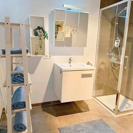 Jeej- Near The אוסטנדה